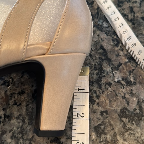 Easy Street nude pearlized flash heels NIB 8 - Picture 7 of 10